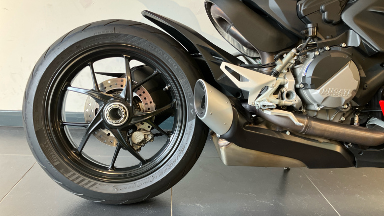 Ducati Streetfighter V2 (22MY)
